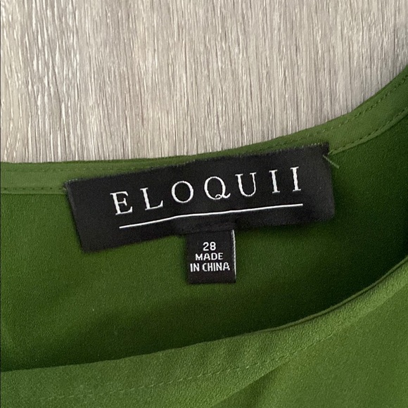 Eloquii Green Boxy Blouse with Pleated Side Panels - Picture 2 of 6